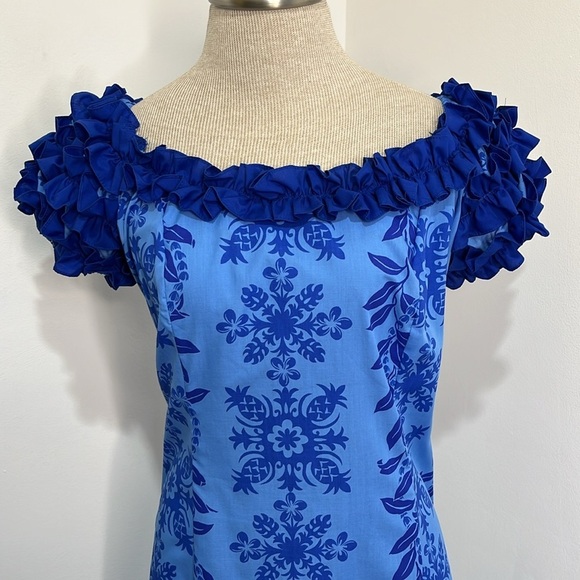 Elegant Blue Floral Maxi Dress - Picture 2 of 16